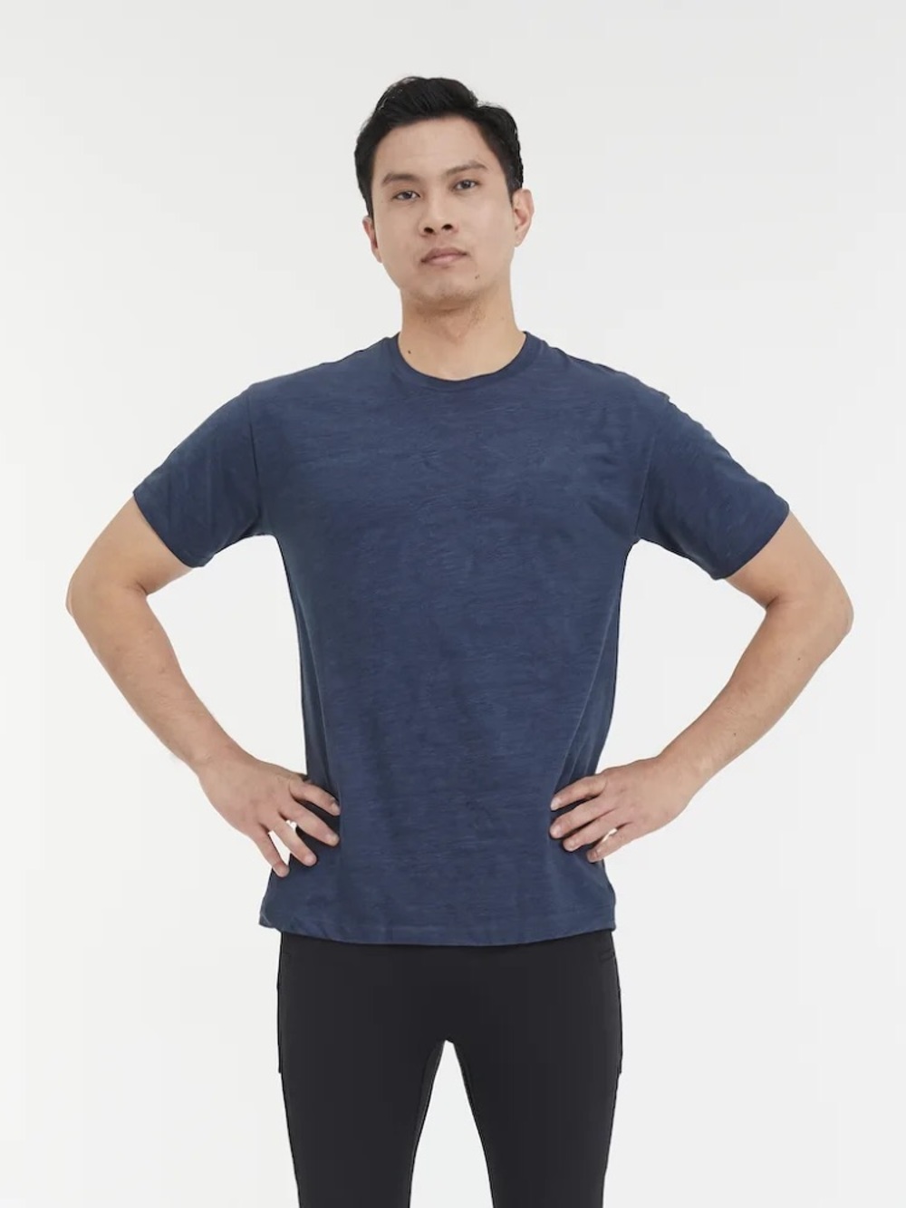 NEW True Classic Men’s Athletic Cut T-Shirt - Navy Blue - Small